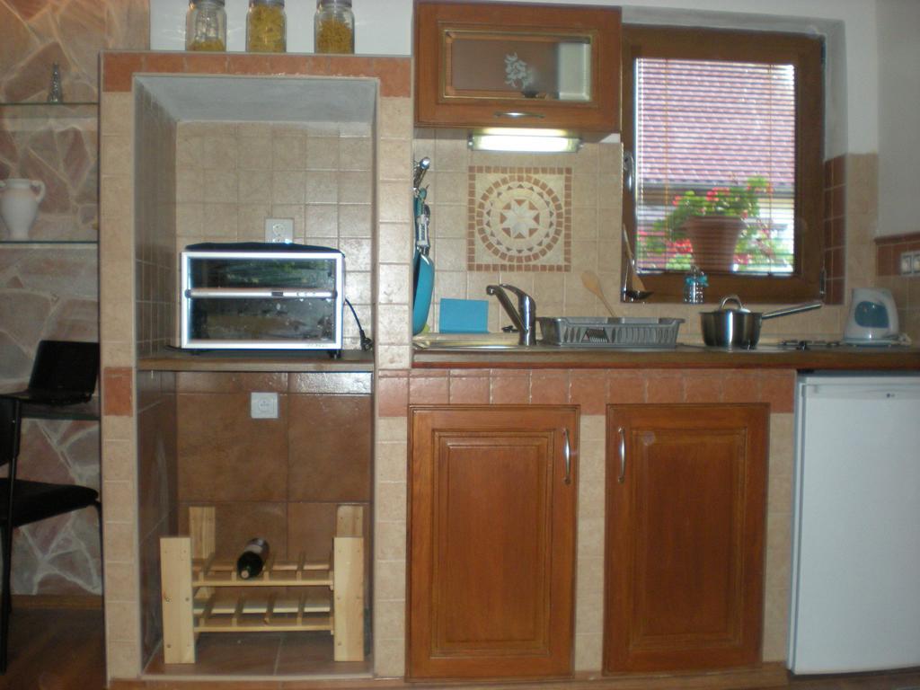 Sophia Cozy Self Catering Apartment Dolni Brezany Exteriér fotografie